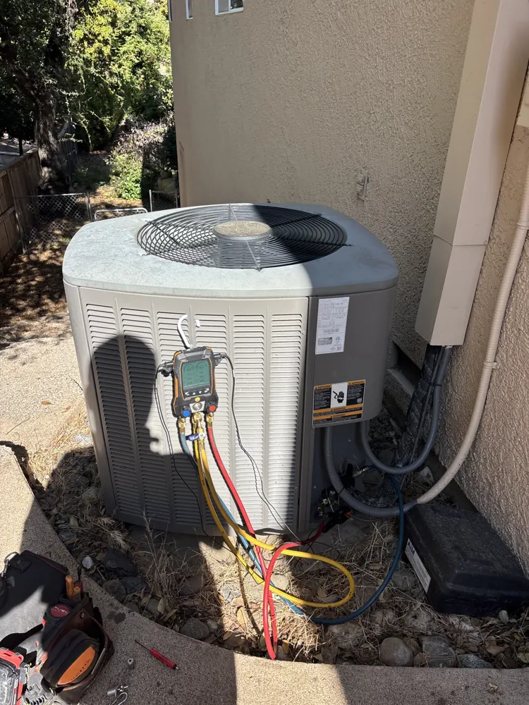 Digital manifold connected to a condenser at an El Dorado Hills home